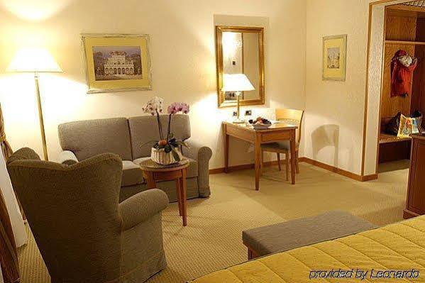 Hotel Excelsior Маджента Екстер'єр фото