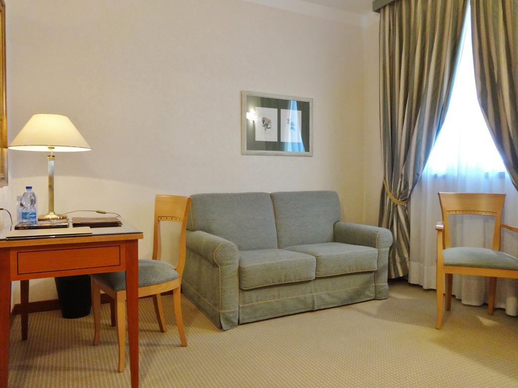 Hotel Excelsior Маджента Екстер'єр фото