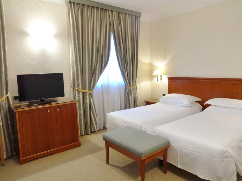 Hotel Excelsior Маджента Екстер'єр фото