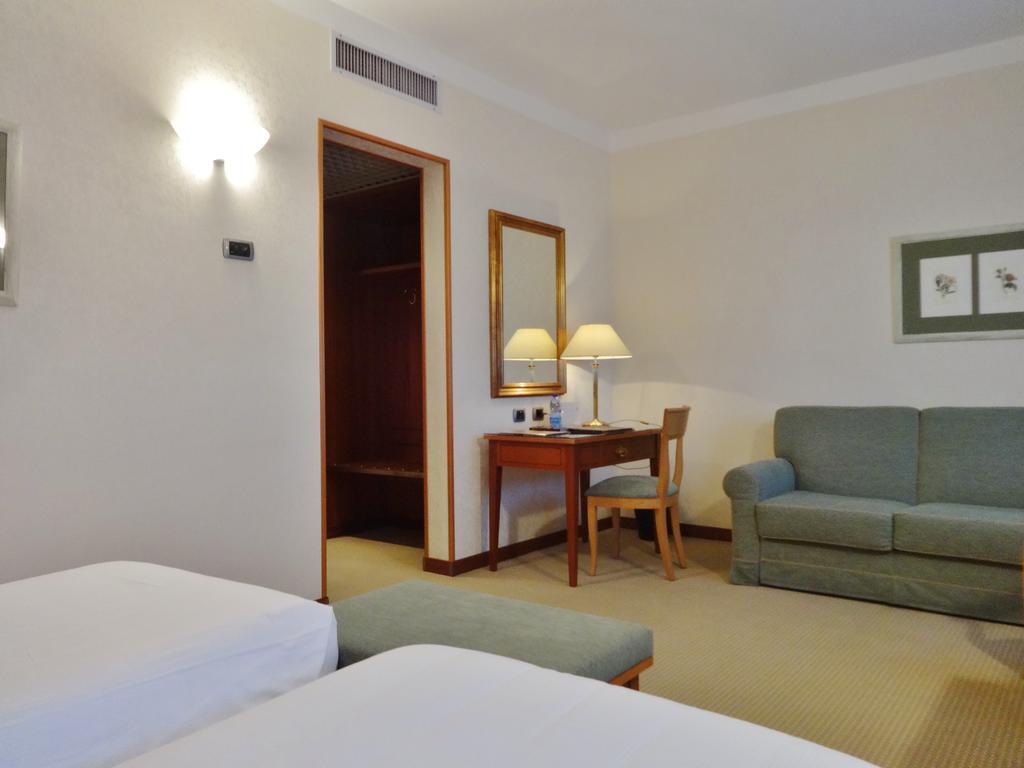 Hotel Excelsior Маджента Екстер'єр фото