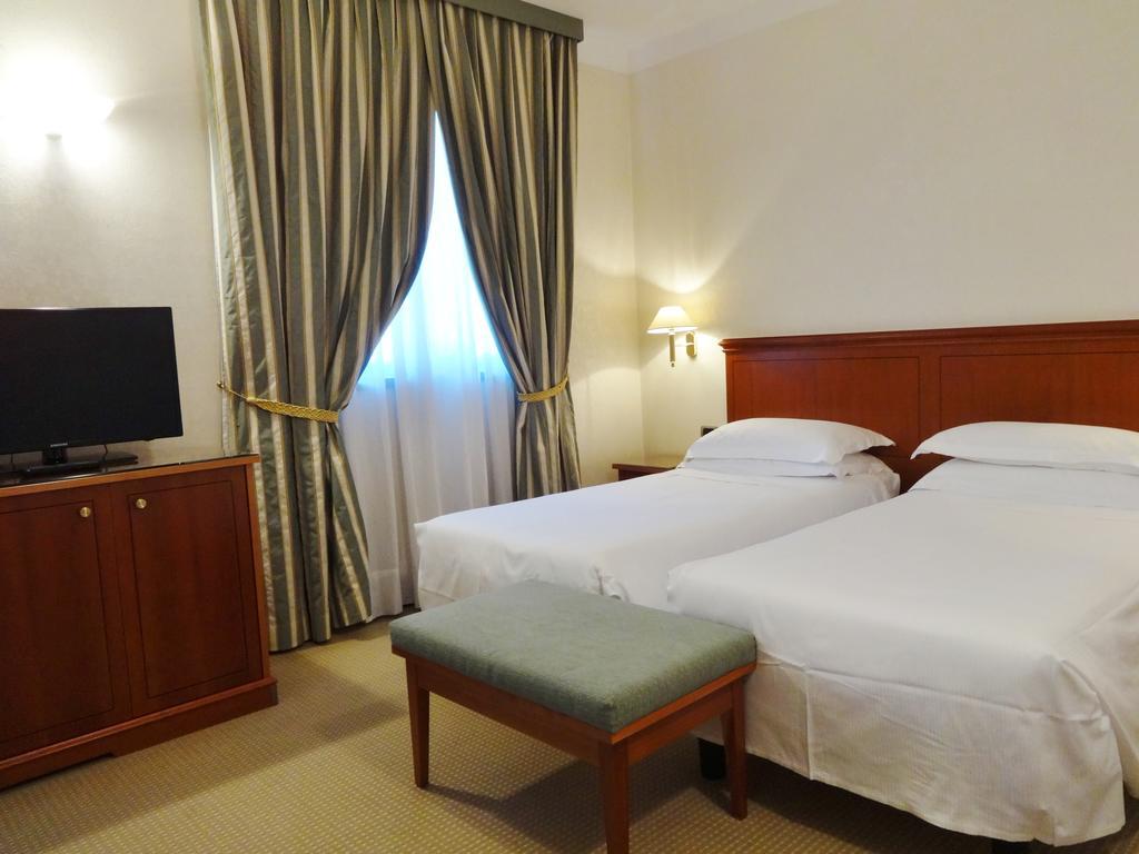 Hotel Excelsior Маджента Екстер'єр фото