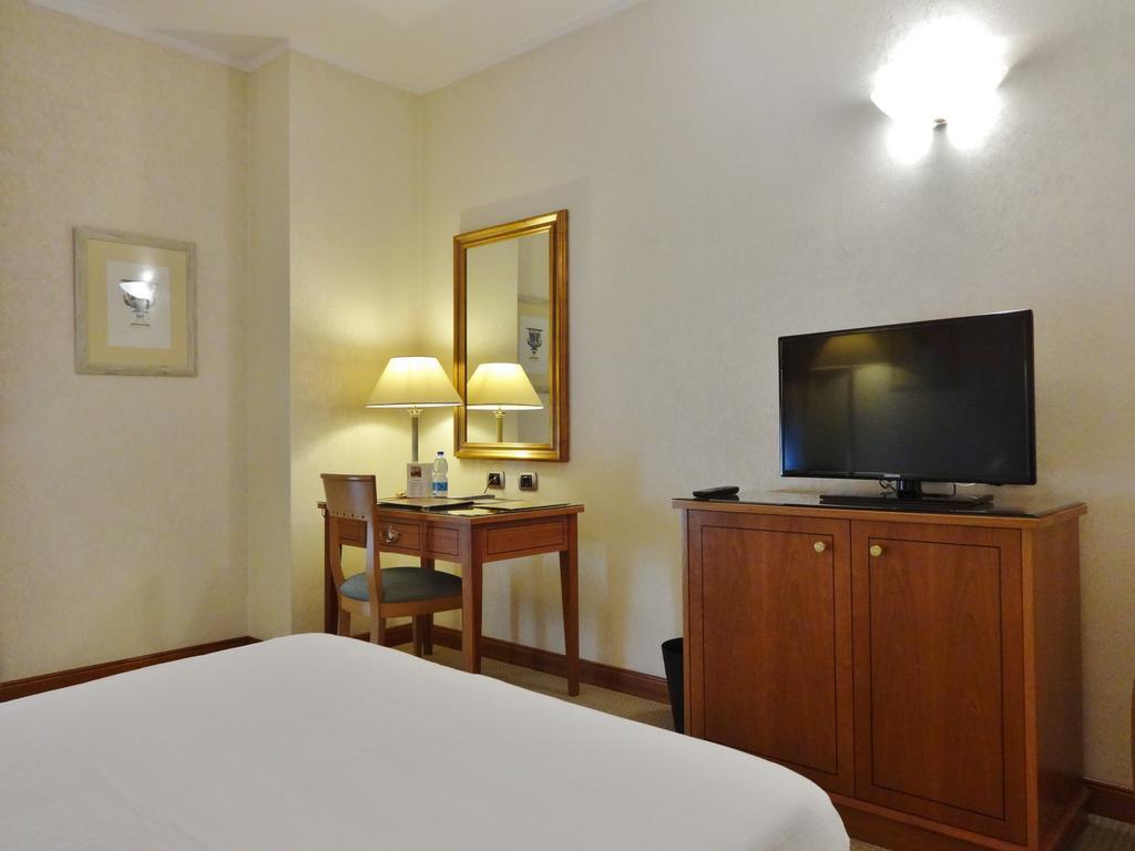 Hotel Excelsior Маджента Екстер'єр фото