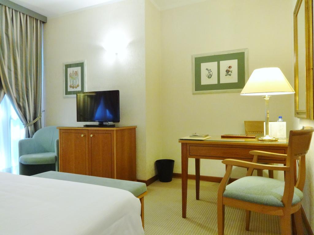 Hotel Excelsior Маджента Екстер'єр фото