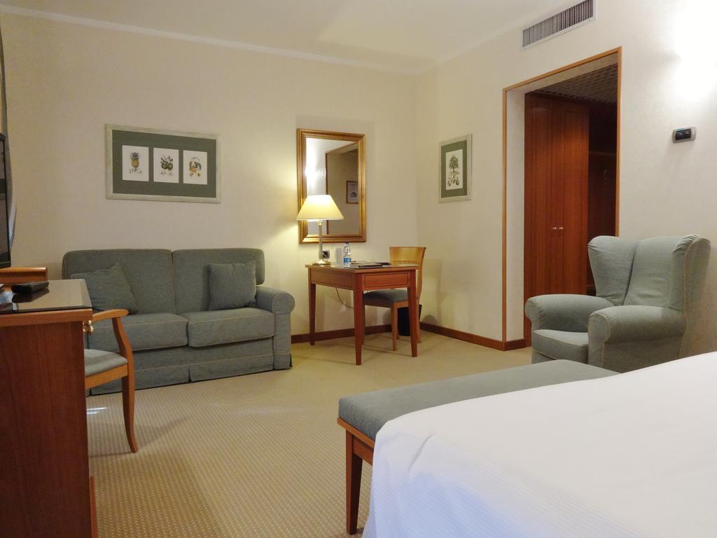 Hotel Excelsior Маджента Екстер'єр фото