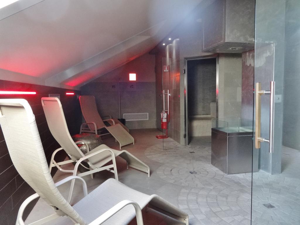 Hotel Excelsior Маджента Екстер'єр фото