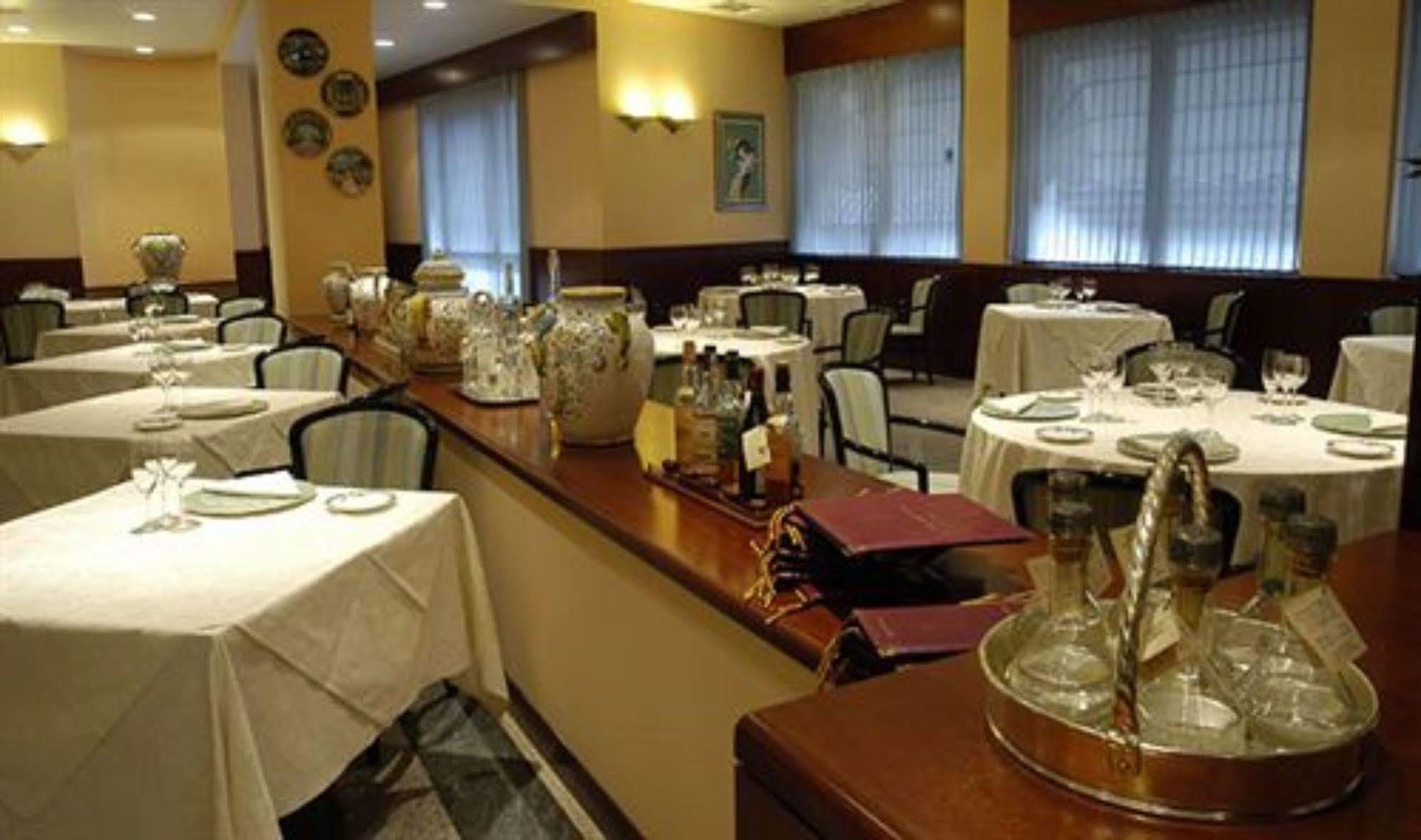 Hotel Excelsior Маджента Екстер'єр фото