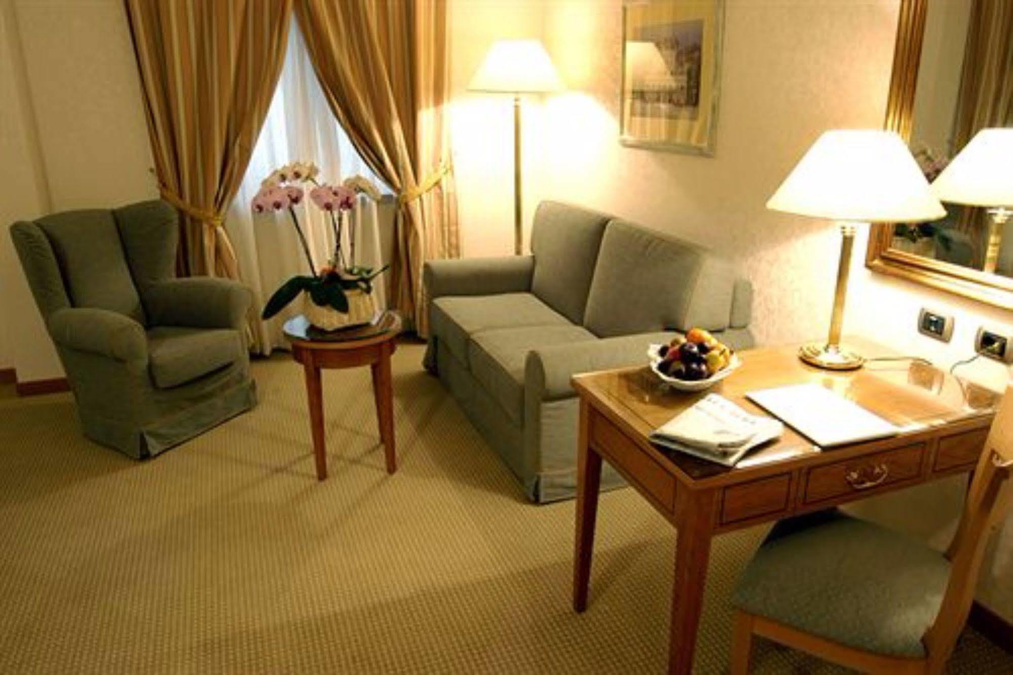 Hotel Excelsior Маджента Екстер'єр фото